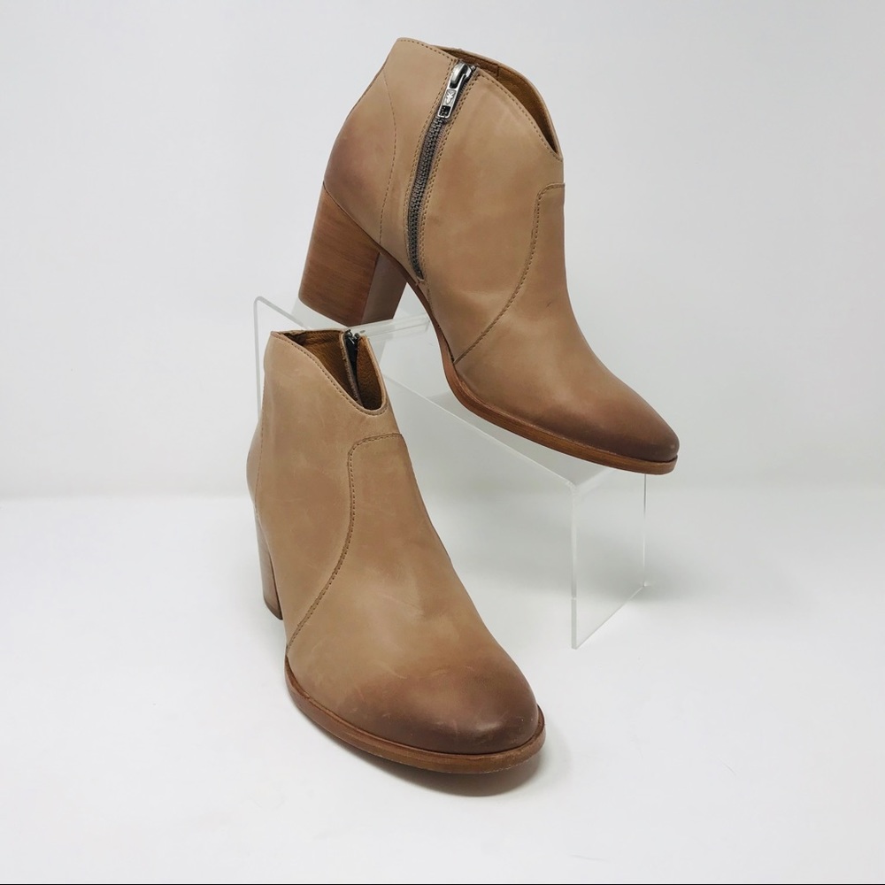 Frye 9.5B Nora Zip Ankle Boots Tan Leather New